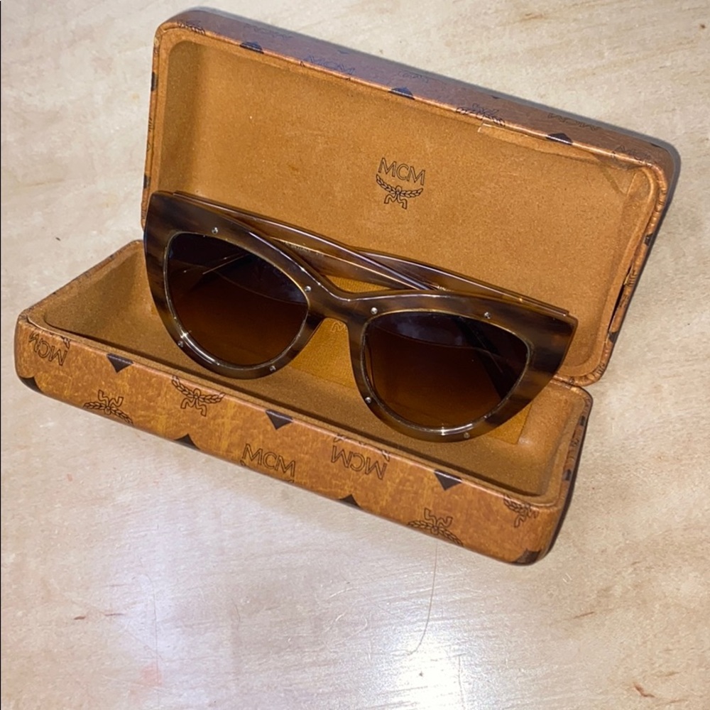 Mcm sunglasses with case and cloth